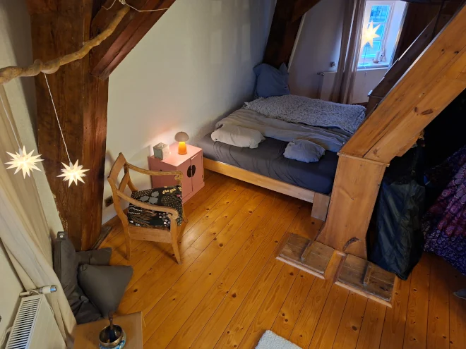 Das Doppelbett Doppelbett aus der Vogelperspektive - Wohnbereich im 1. OG Bild 4 660/495
